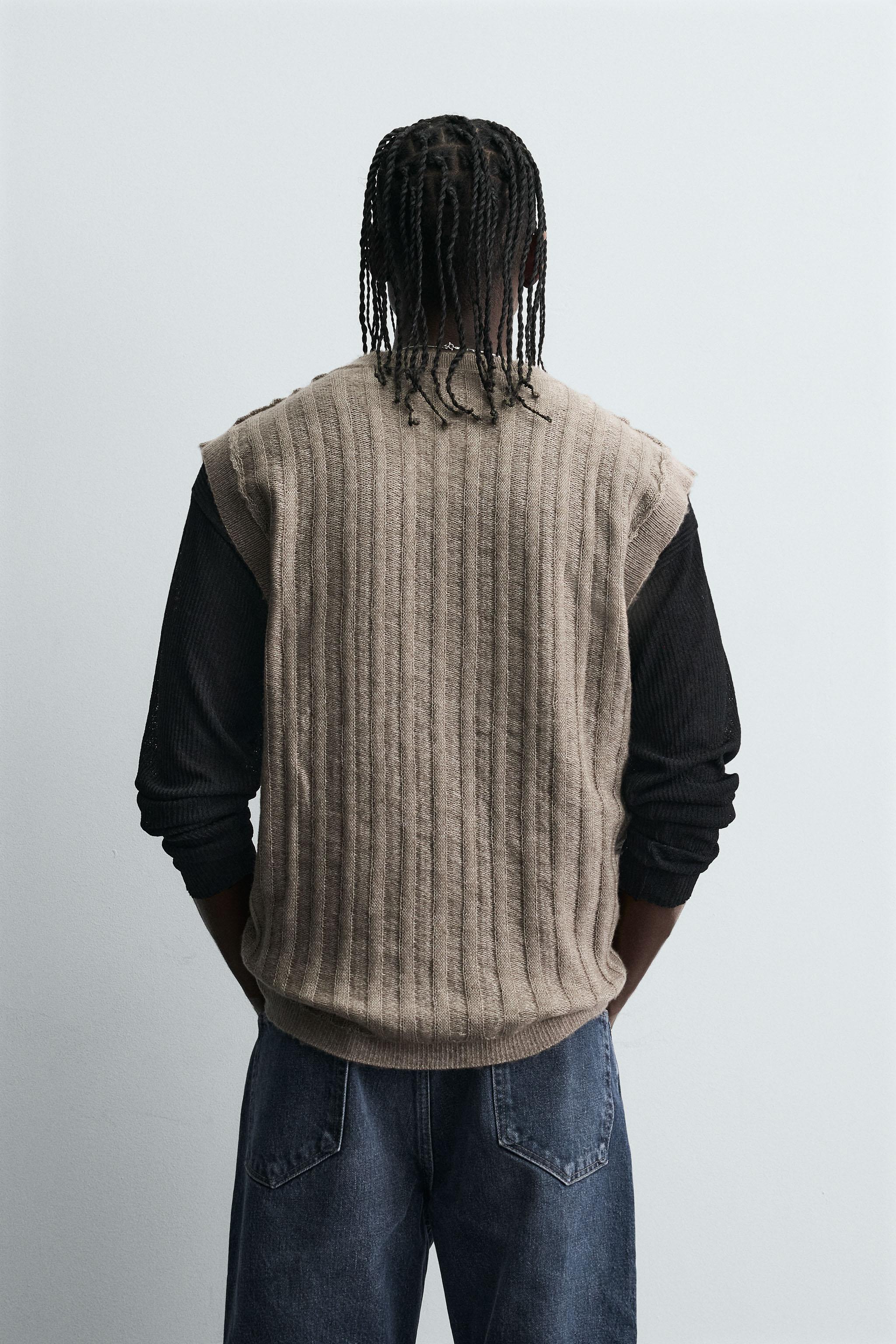 REVERSIBLE KNIT INSIDE OUT EFFECT VEST